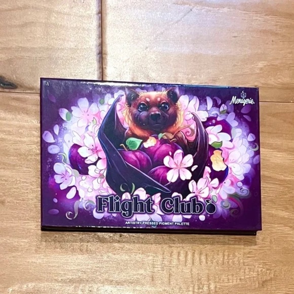 Menagerie Cosmetics "Flight Club" eyeshadow palette - Picture 4 of 10